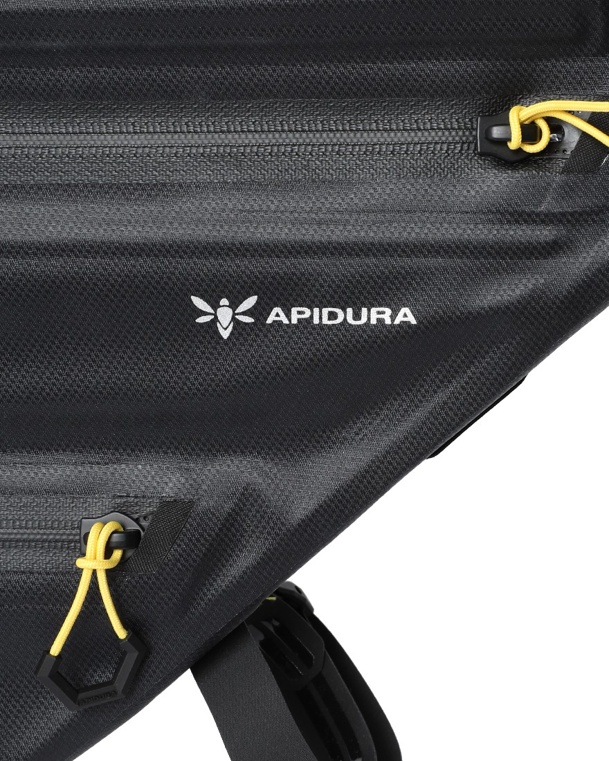 APIDURAフルフレームバッグ【NEW EXPEDITION FULL FRAME PACK/6.8L】12l