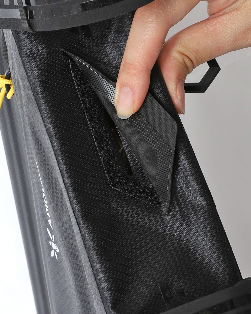 APIDURAフルフレームバッグ【NEW EXPEDITION FULL FRAME PACK/6.8L】19l