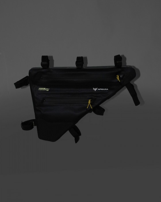 APIDURAフルフレームバッグ【NEW EXPEDITION FULL FRAME PACK/4.6L】07l
