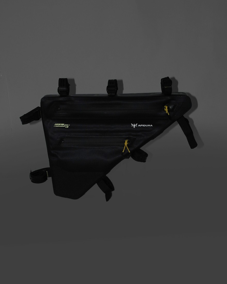 APIDURAフルフレームバッグ【NEW EXPEDITION FULL FRAME PACK/4.6L】07l