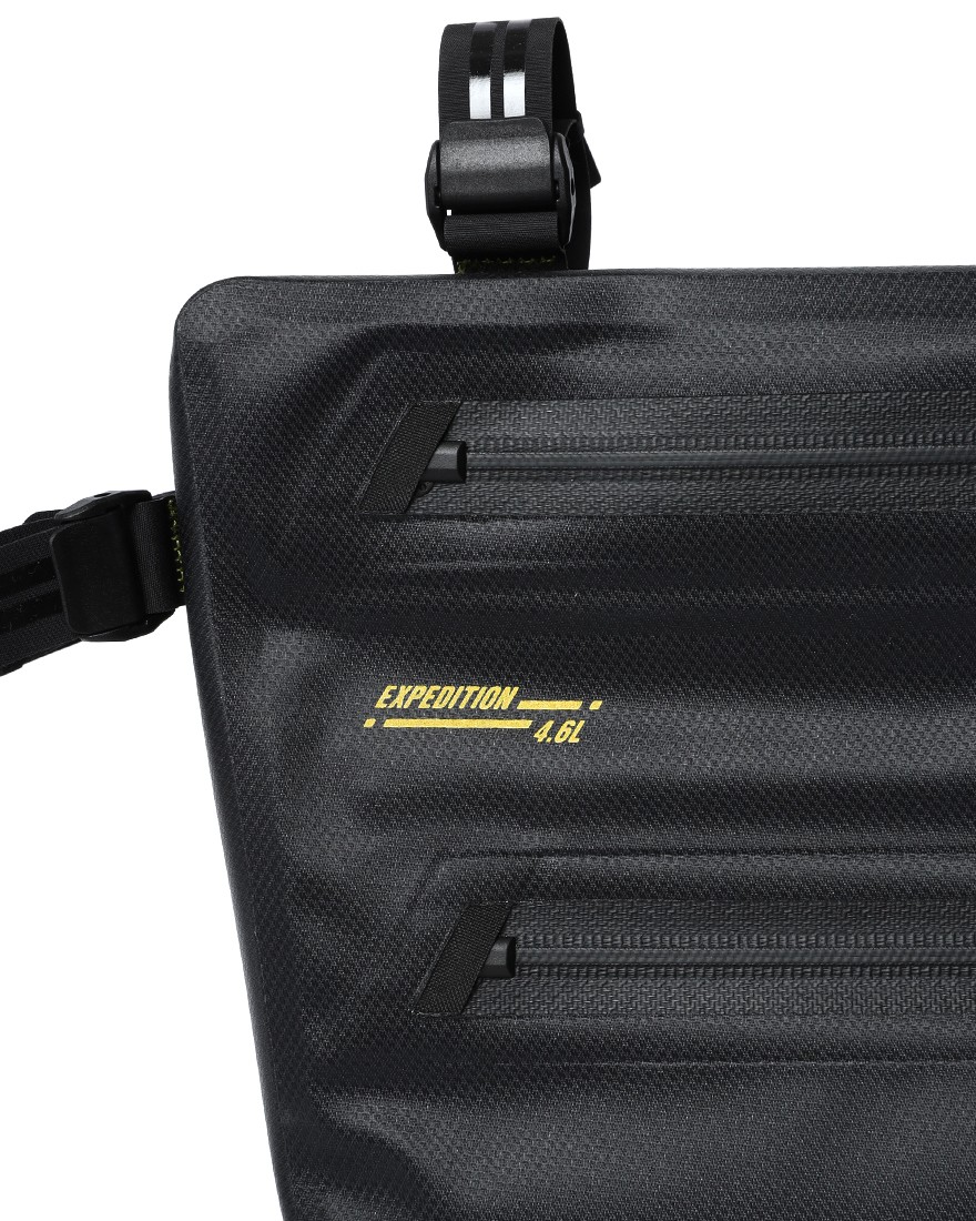 APIDURAフルフレームバッグ【NEW EXPEDITION FULL FRAME PACK/4.6L】13l