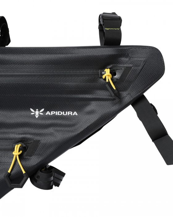 APIDURAフルフレームバッグ【NEW EXPEDITION FULL FRAME PACK/4.6L】14l