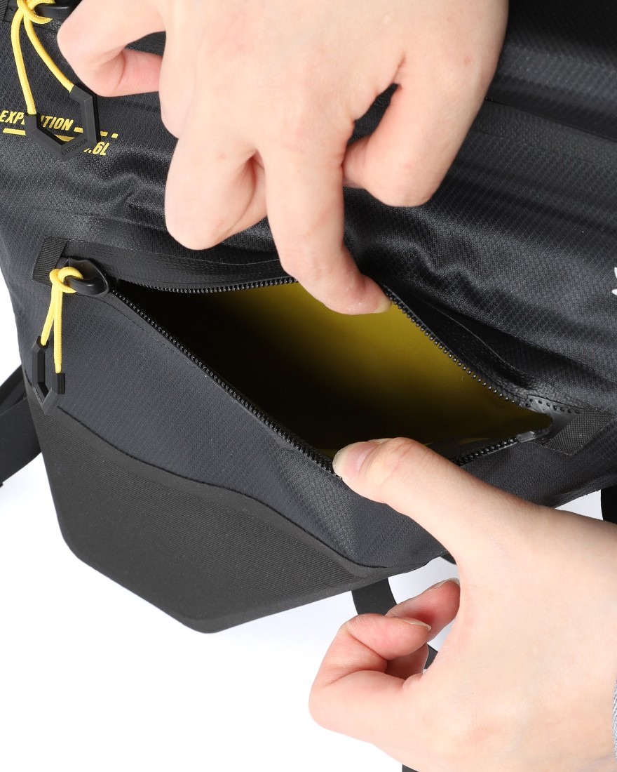 APIDURAフルフレームバッグ【NEW EXPEDITION FULL FRAME PACK/4.6L】21l