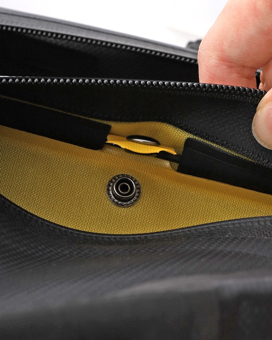 APIDURAフルフレームバッグ【NEW EXPEDITION FULL FRAME PACK/4.6L】23l