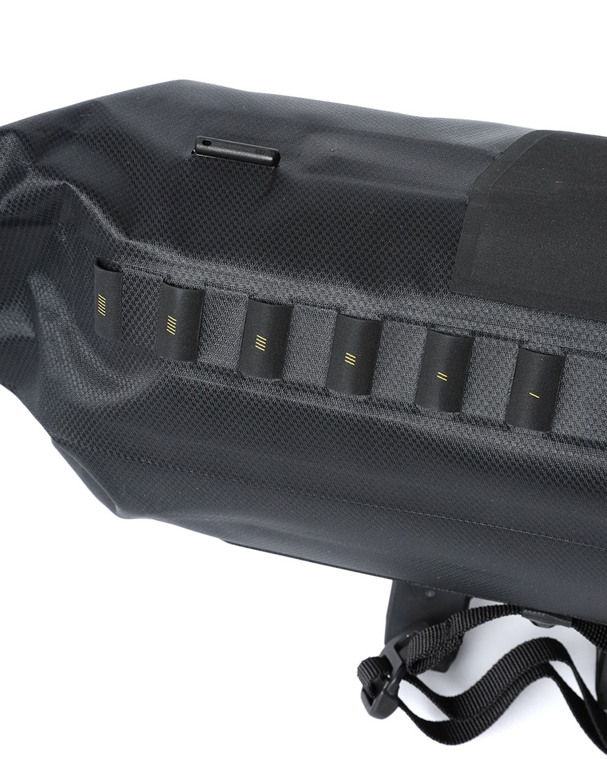 APIDURAハンドルバーバッグ【NEW EXPEDITION HANDLEBAR PACK/9L】10l