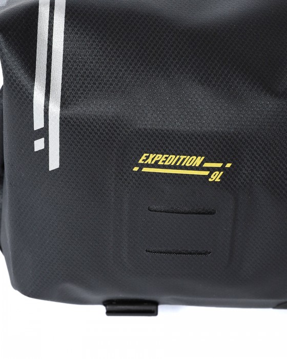 APIDURAハンドルバーバッグ【NEW EXPEDITION HANDLEBAR PACK/9L】14l