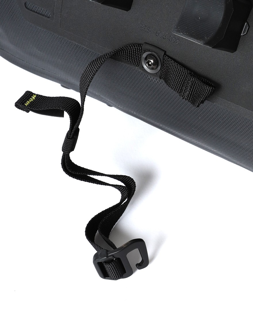 APIDURAハンドルバーバッグ【NEW EXPEDITION HANDLEBAR PACK/9L】16l