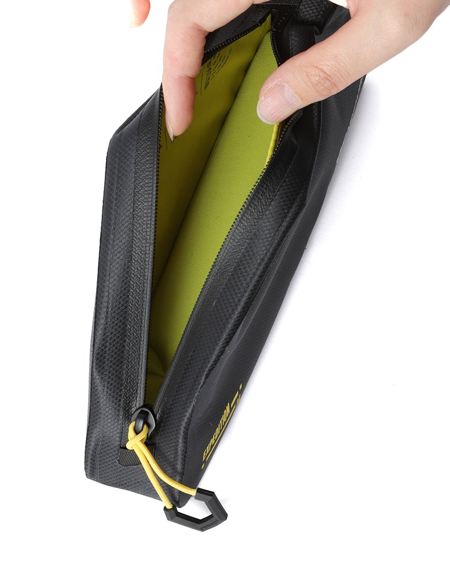 APIDURAボルトオン トップチューブバッグ【NEW EXPEDITION BOLT-ON TOP TUBE PACK/1L】17l