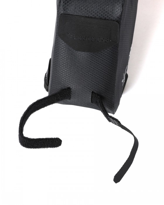 APIDURAトップチューブバッグ【NEW EXPEDITION TOP TUBE PACK/1L】17l
