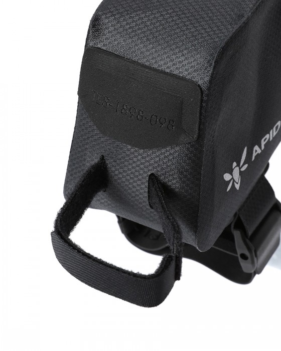 APIDURAトップチューブバッグ【NEW EXPEDITION TOP TUBE PACK/0.6L】15l