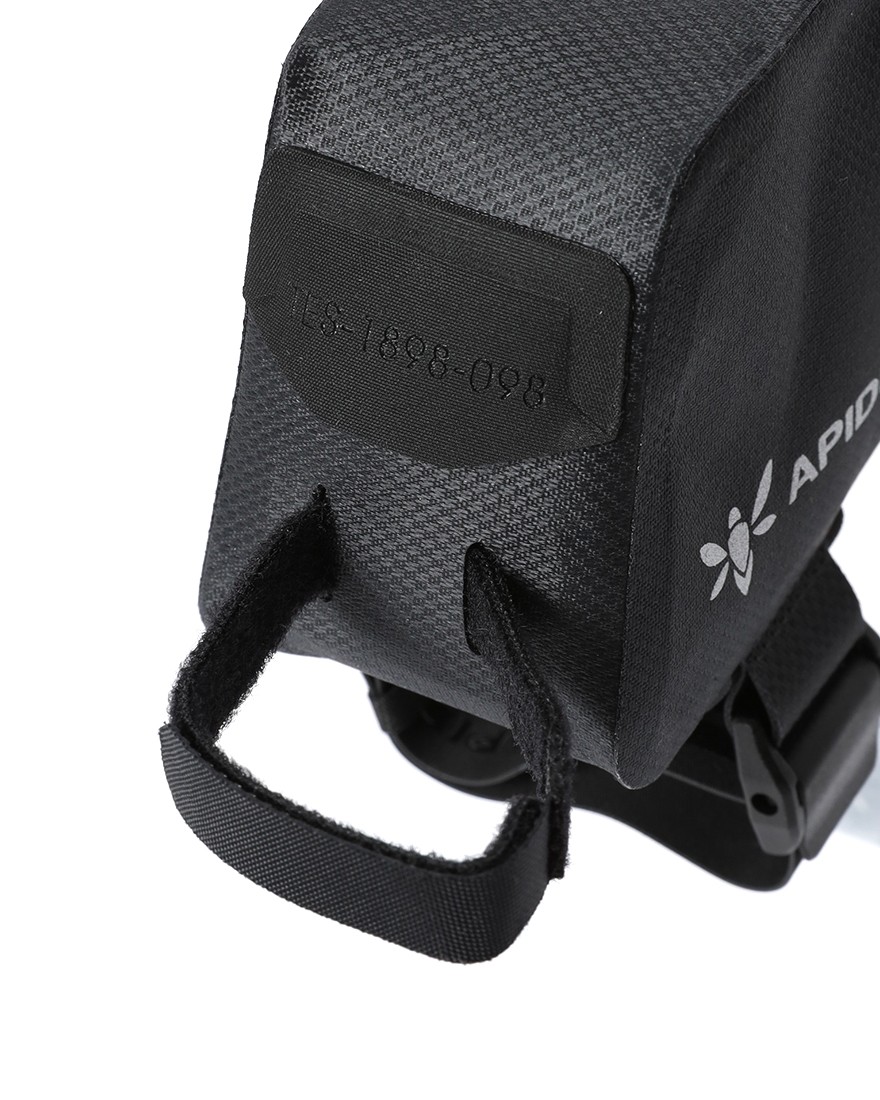 APIDURAトップチューブバッグ【NEW EXPEDITION TOP TUBE PACK/0.6L】15l