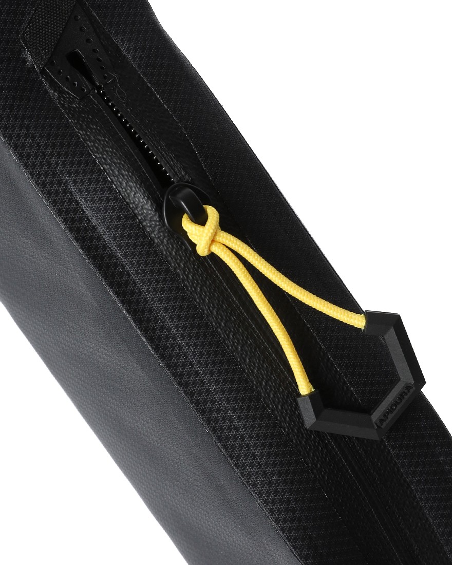 APIDURAトップチューブバッグ【NEW EXPEDITION TOP TUBE PACK/0.6L】18l