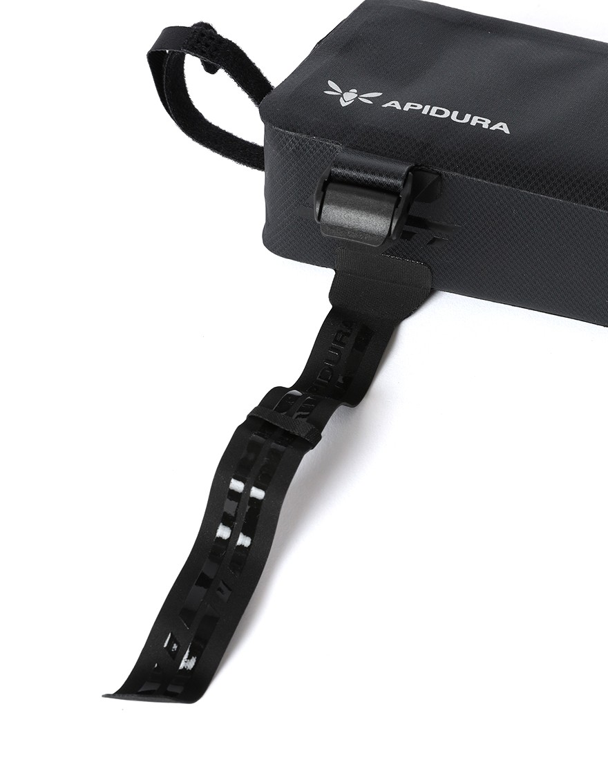 APIDURAトップチューブバッグ【NEW EXPEDITION TOP TUBE PACK/0.6L】19l