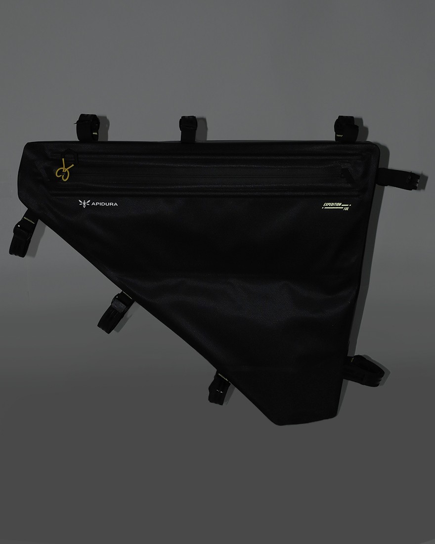 APIDURAフルフレームバッグ【NEW EXPEDITION FULL FRAME PACK /10L】05l