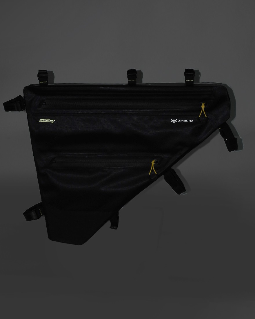 APIDURAフルフレームバッグ【NEW EXPEDITION FULL FRAME PACK /10L】07l