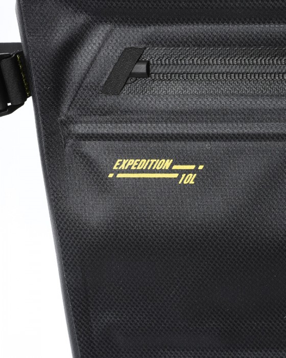 APIDURAフルフレームバッグ【NEW EXPEDITION FULL FRAME PACK /10L】15l