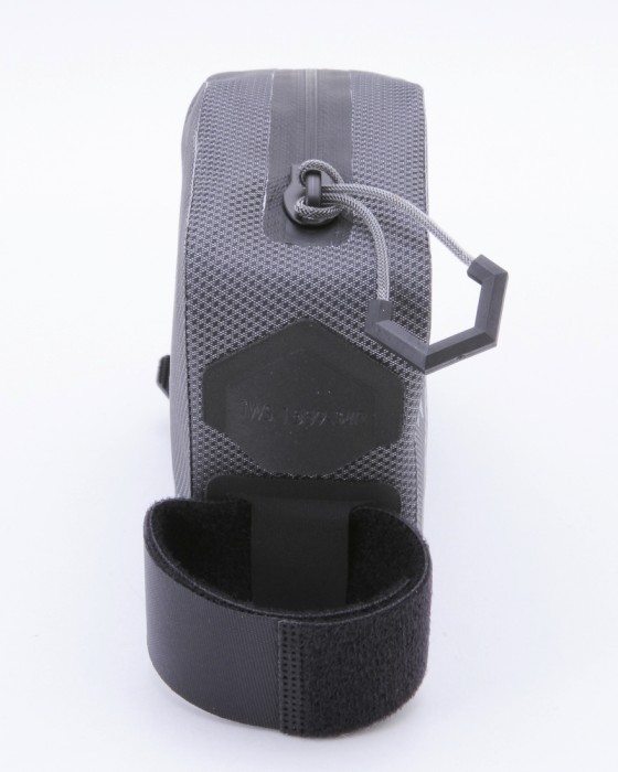 APIDURAトップチューブバッグ 0.5L【EXPEDITION TOP TUBE PACK/ レギュラー】03l