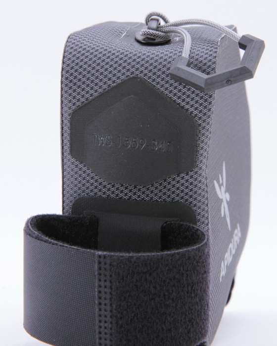 APIDURAトップチューブバッグ 0.5L【EXPEDITION TOP TUBE PACK/ レギュラー】06l