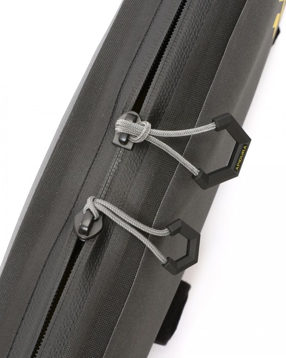 APIDURAロングトップチューブバッグ 1.8L【BACKCOUNTRY LONG TOP TUBE PACK】02l
