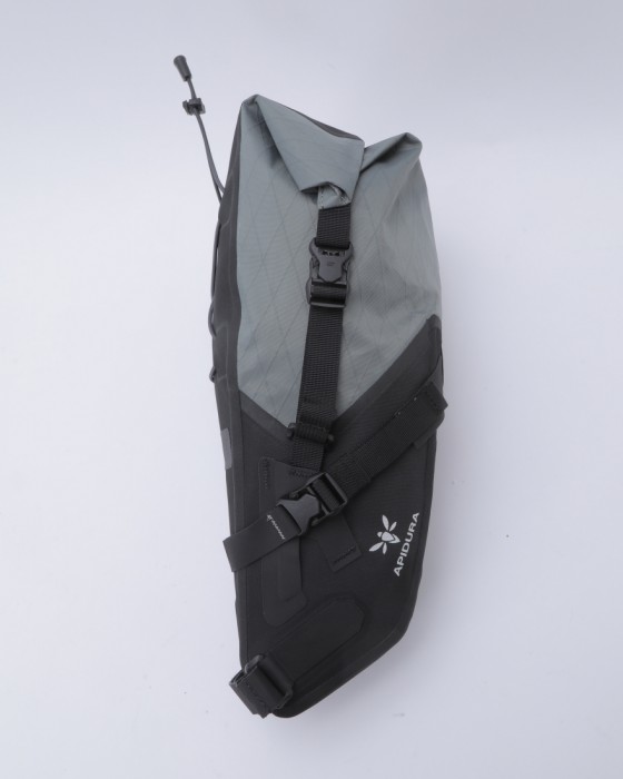 APIDURAサドルバッグ 6L【BACKCOUNTRY SADDLE PACK 6L】02l