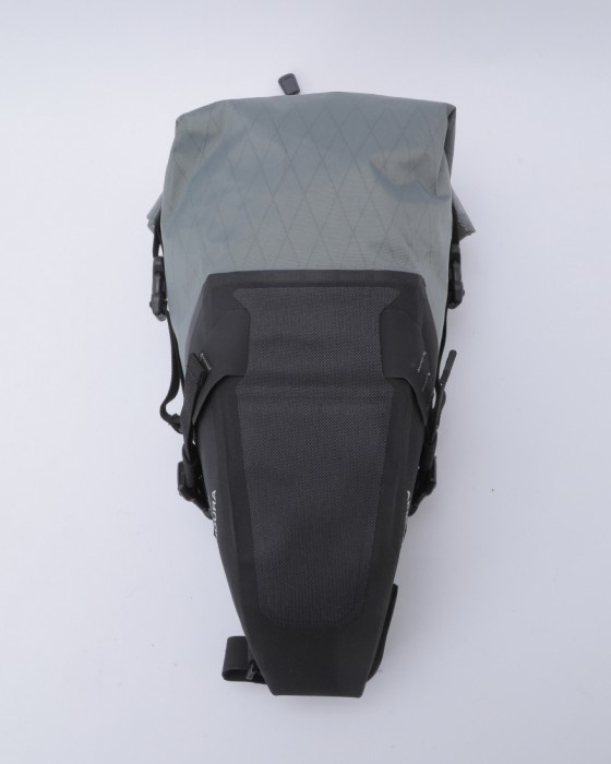 APIDURAサドルバッグ 6L【BACKCOUNTRY SADDLE PACK 6L】03l