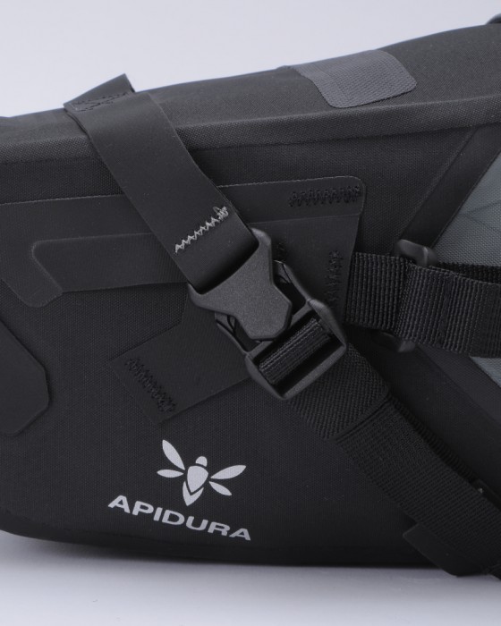 APIDURAサドルバッグ 6L【BACKCOUNTRY SADDLE PACK 6L】09l