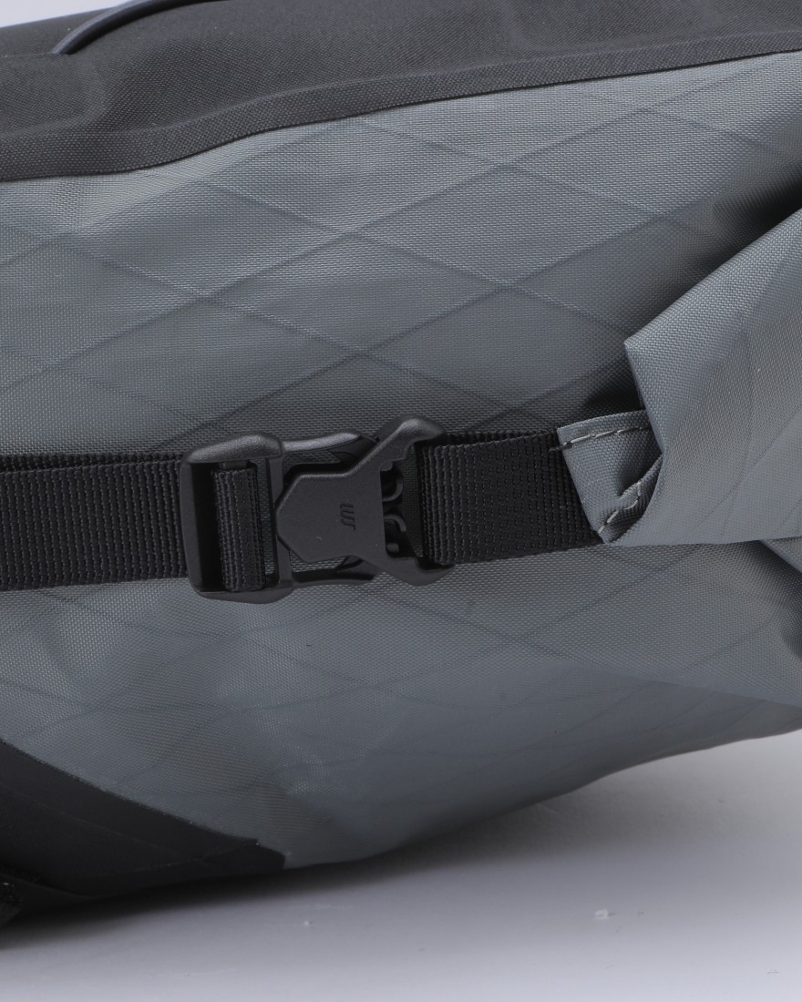 サドルバッグ 6L【BACKCOUNTRY SADDLE PACK 6L】｜APIDURA