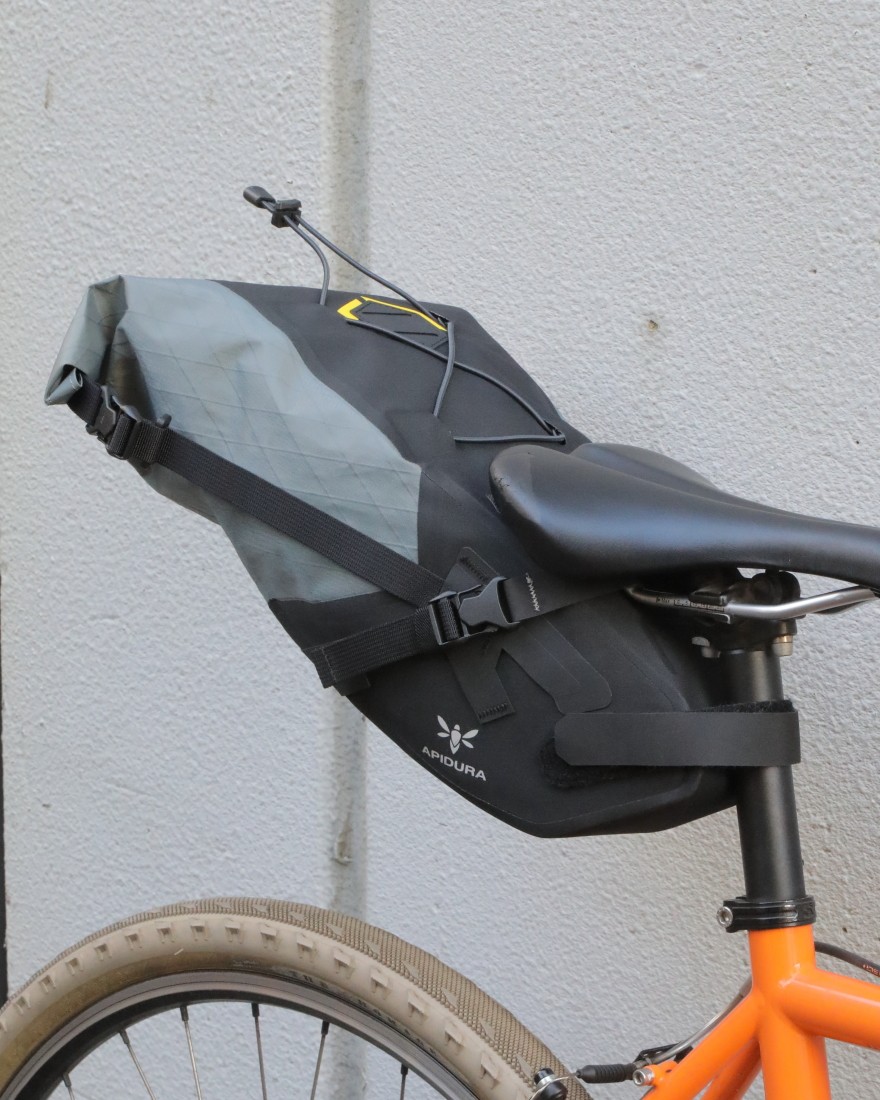 サドルバッグ 6L【BACKCOUNTRY SADDLE PACK 6L】|APIDURA(アピデュラ サドルバッグ 6L【BACKCOUNTRY SADDLE PACK 6L】|APIDURA(アピデュラ