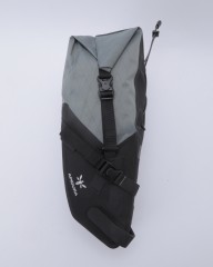 APIDURAサドルバッグ 6L【BACKCOUNTRY SADDLE PACK 6L】mb_04l