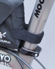 APIDURAトップチューブバッグ 0.5L【RACING TOP TUBE PACK 0.5L】mb_22l