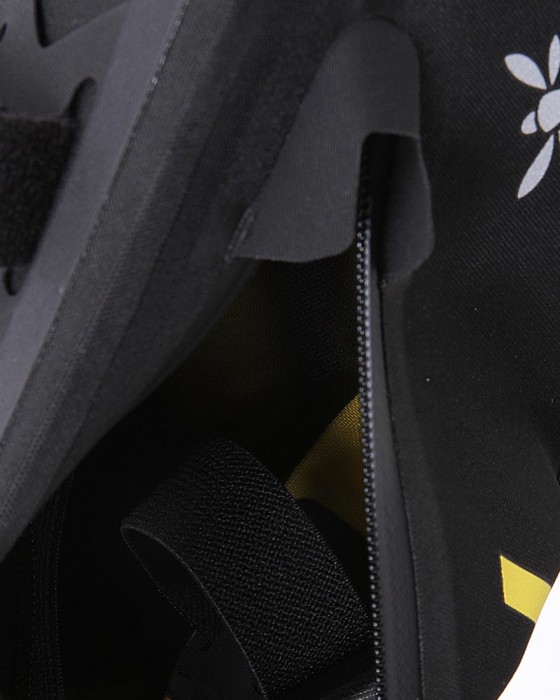APIDURAフレームバッグ 1L【BACKCOUNTRY FRAME PACK 1L】15l