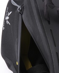 APIDURAフレームバッグ 1L【BACKCOUNTRY FRAME PACK 1L】mb_14l