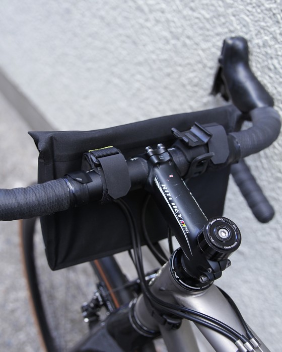 APIDURAハンドルバーバッグミニ【RACING HANDLEBAR PACK 2.0L】15l