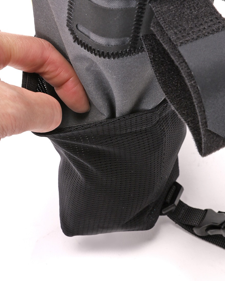 APIDURAメッシュポケット付きフードポーチ【BACKCOUNTRY FOOD POUCH PLUS 1.2L】13l