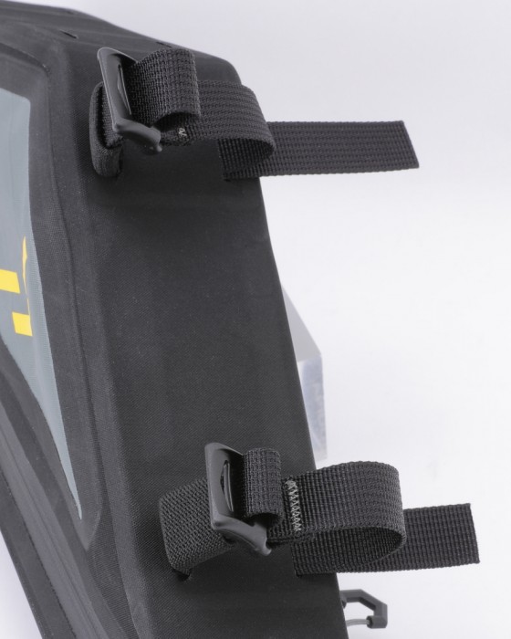 APIDURAフレームバッグ 2L【BACKCOUNTRY FRAME PACK】10l