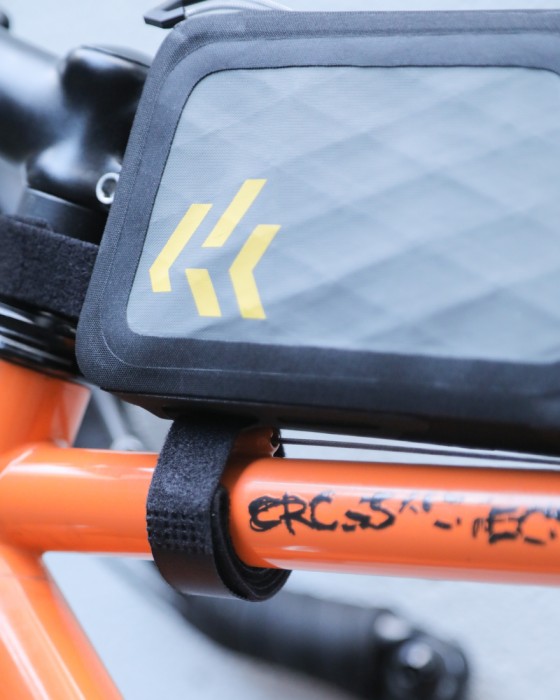 APIDURAトップチューブバッグ 1L【BACKCOUNTRY TOP TUBE PACK】13l