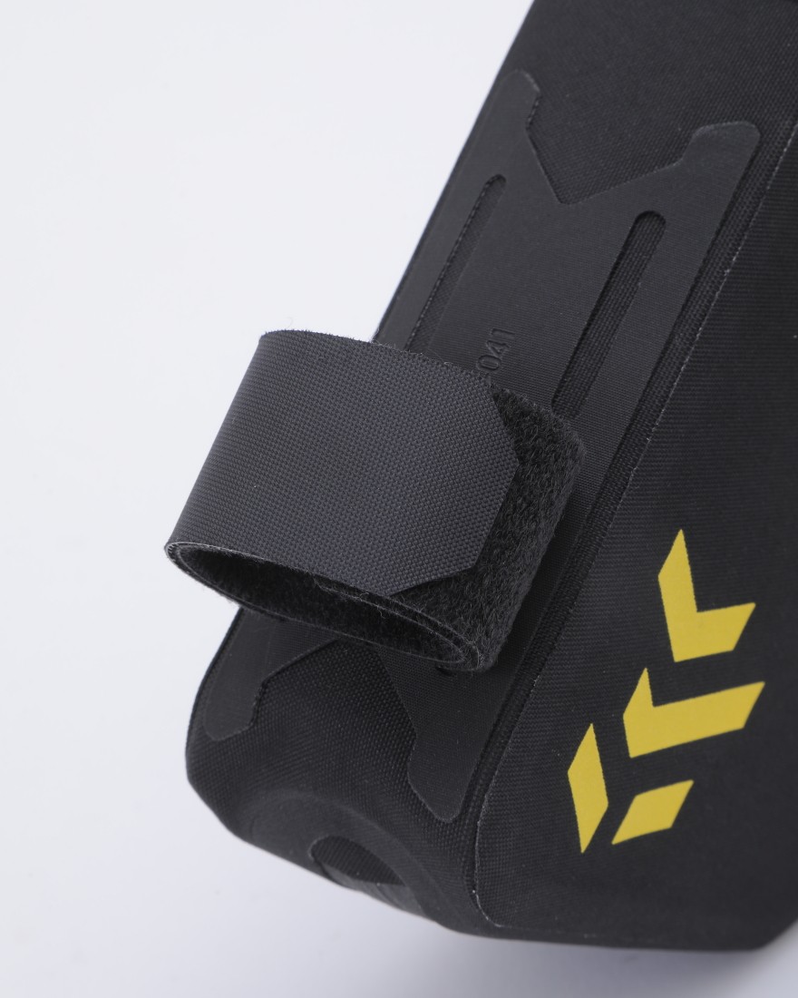 APIDURAリアトップチューブバッグ 1L【BACKCOUNTRY REAR TOP TUBE PACK】09l