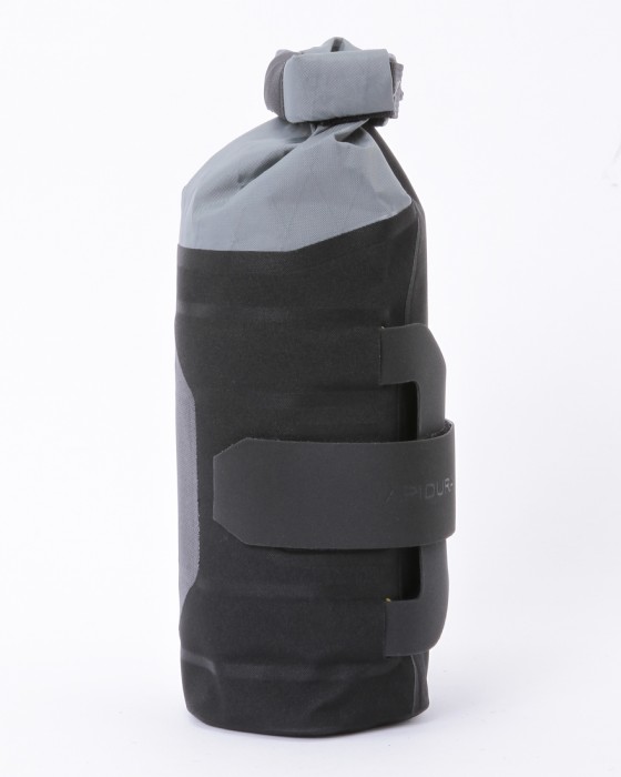 APIDURAダウンチューブバッグ 1.8L【BACKCOUNTRY DOWN TUBE PACK 1.8L】04l