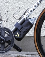 APIDURAダウンチューブバッグ 1.8L【BACKCOUNTRY DOWN TUBE PACK 1.8L】mb_18l