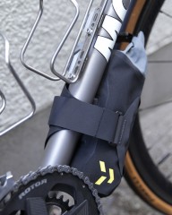 APIDURAダウンチューブバッグ 1.8L【BACKCOUNTRY DOWN TUBE PACK 1.8L】mb_19l