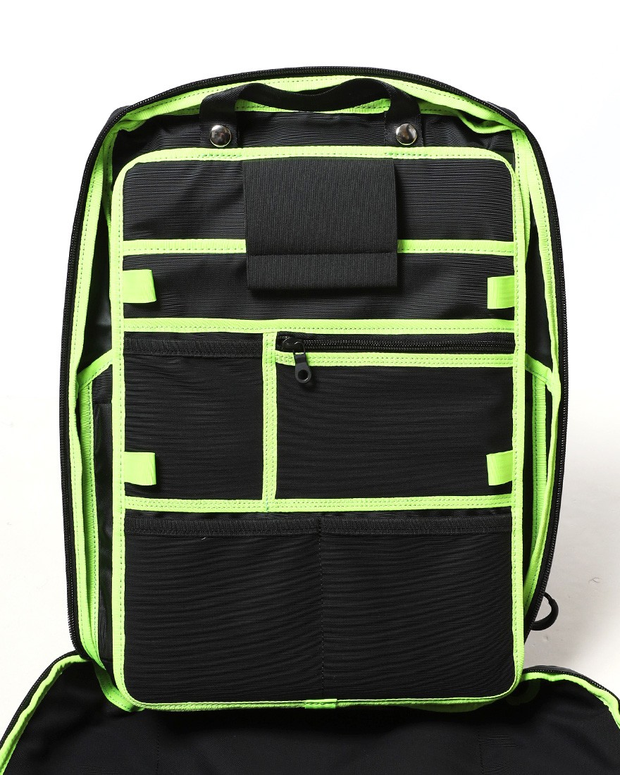 berufスクウェアトラベルデイパック【GEARED LINE/URBAN EXPLORER DURON/16L】13l