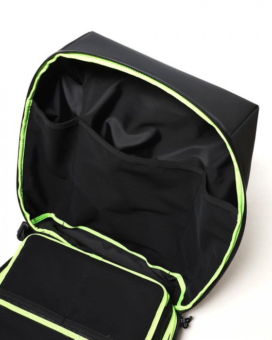 berufスクウェアトラベルデイパック【GEARED LINE/URBAN EXPLORER DURON/16L】15l
