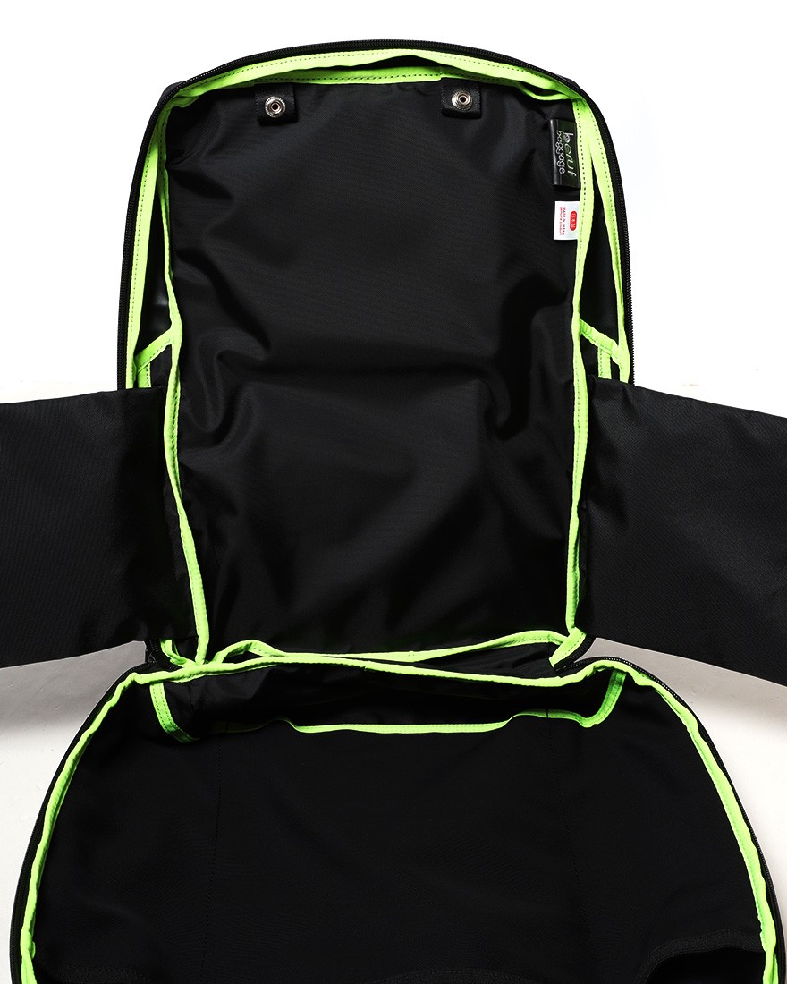 berufスクウェアトラベルデイパック【GEARED LINE/URBAN EXPLORER DURON/16L】18l
