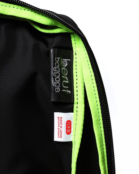 berufスクウェアトラベルデイパック【GEARED LINE/URBAN EXPLORER DURON/16L】19l
