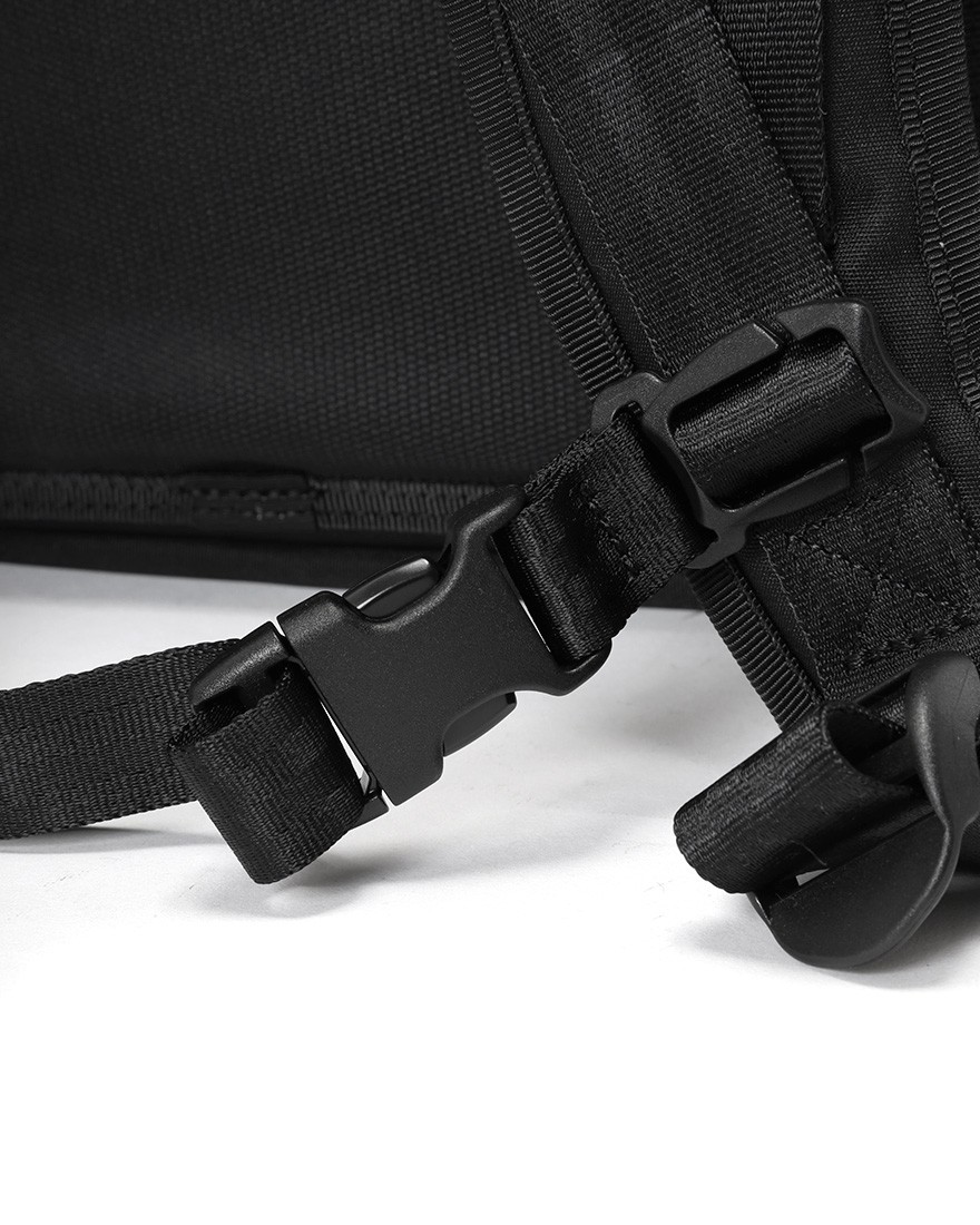 berufスクウェアトラベルデイパック【GEARED LINE/URBAN EXPLORER DURON/16L】23l