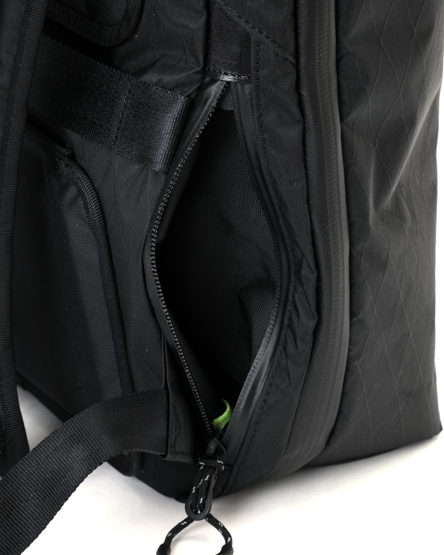 berufスクウェアトラベルデイパック【GEARED LINE/URBAN EXPLORER X-PAC/16L】09l