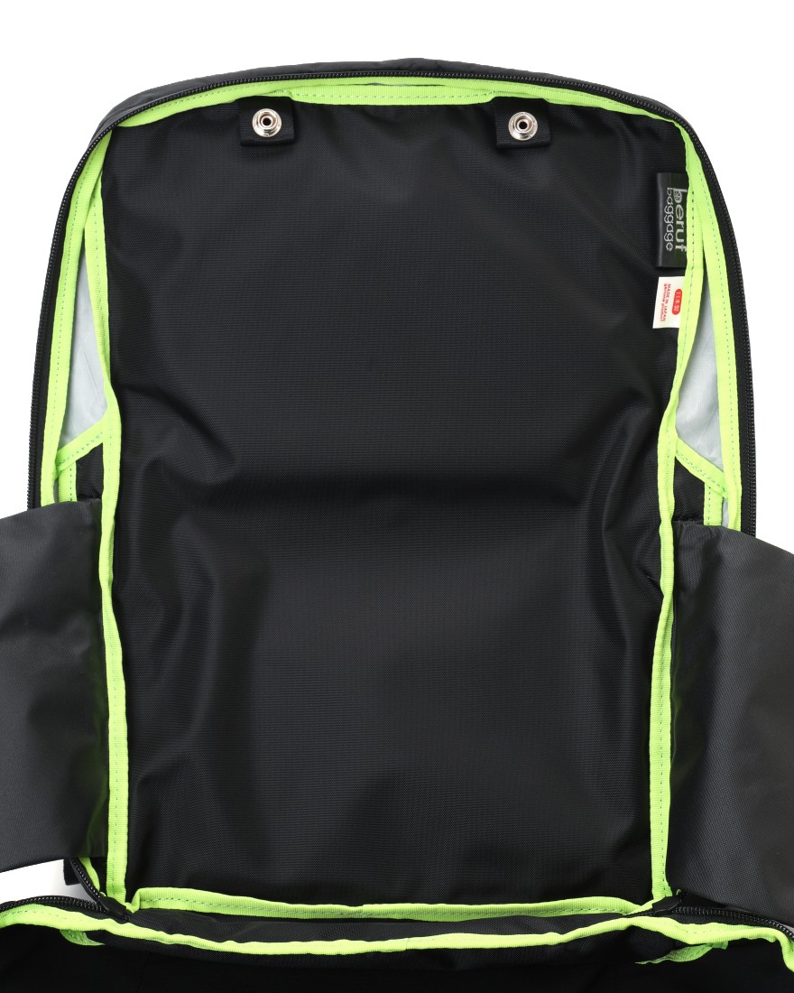 berufスクウェアトラベルデイパック【GEARED LINE/URBAN EXPLORER X-PAC/16L】18l