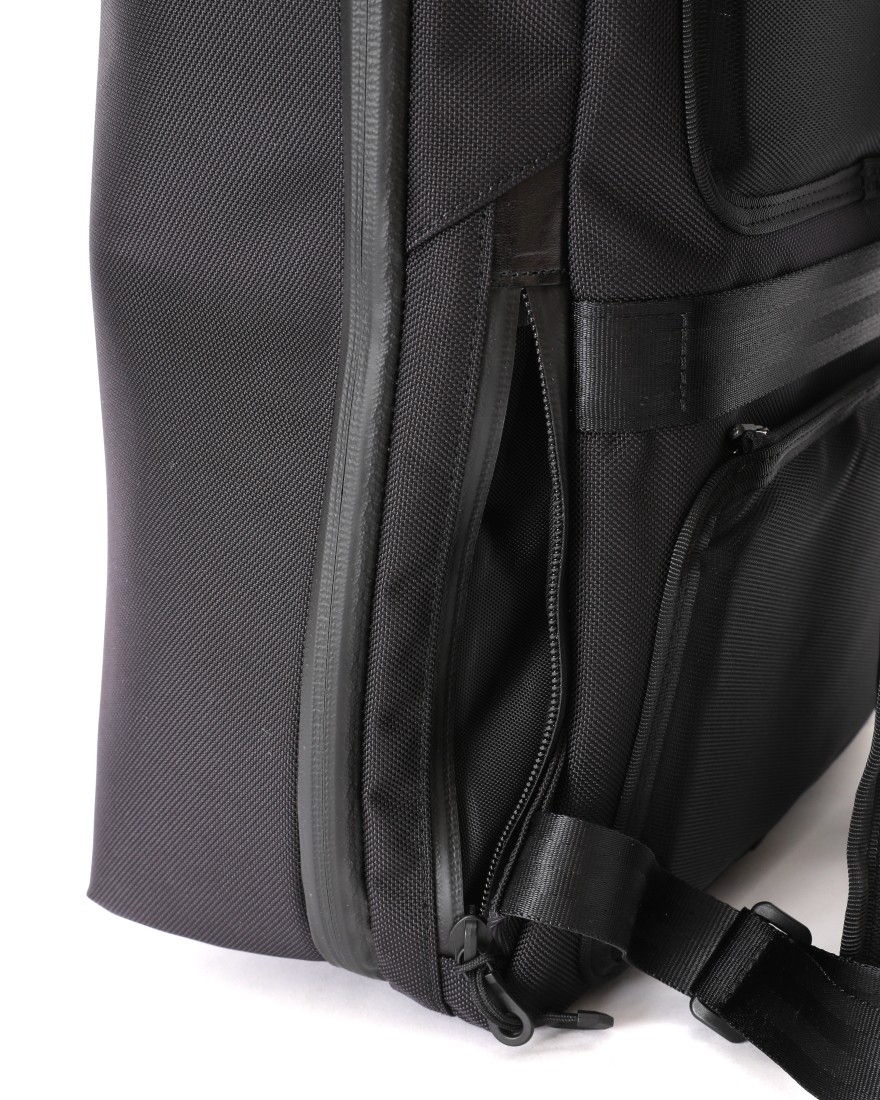 berufスクウェアトラベルデイパック 豊岡鞄®【URBAN EXPLORER 16 Ballistic Hollofil AIR™】10l
