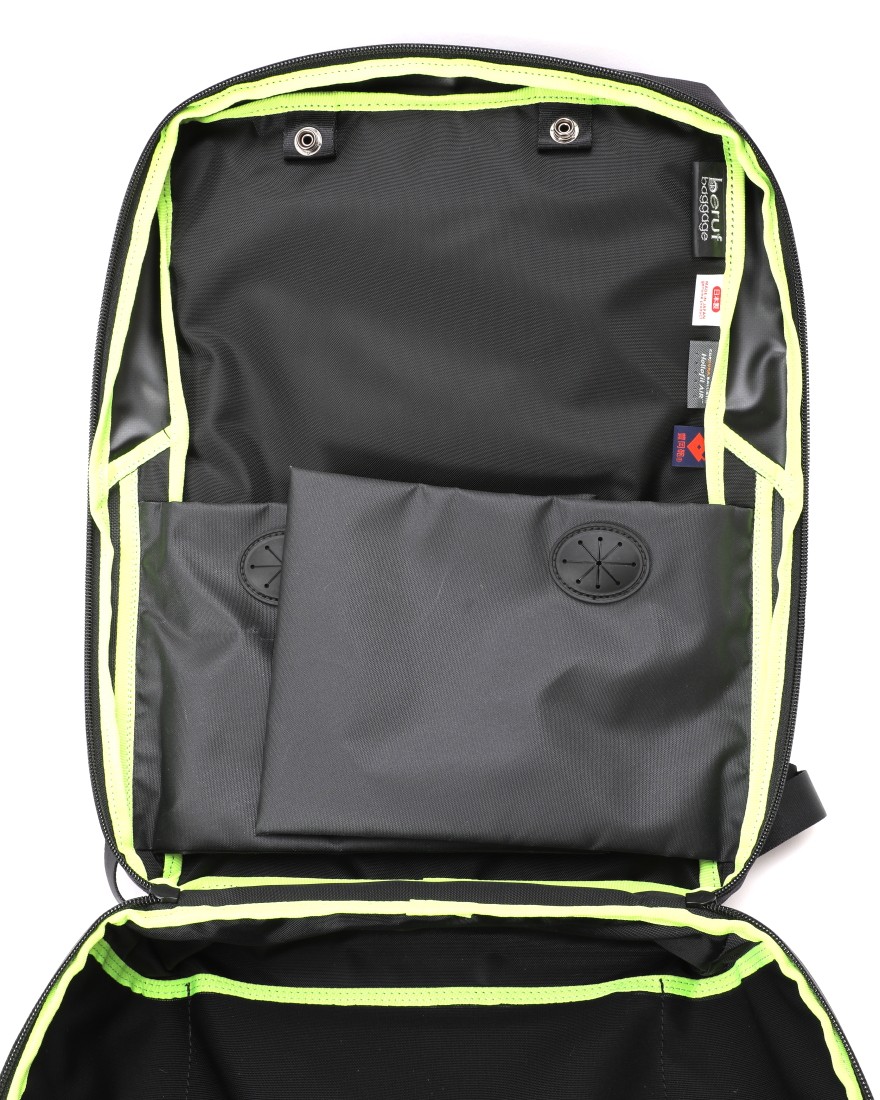 berufスクウェアトラベルデイパック 豊岡鞄®【URBAN EXPLORER 16 Ballistic Hollofil AIR™】23l