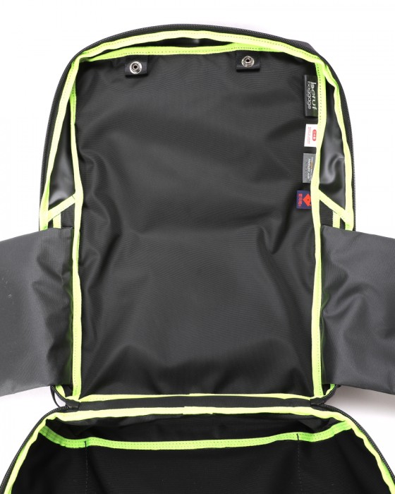berufスクウェアトラベルデイパック 豊岡鞄®【URBAN EXPLORER 16 Ballistic Hollofil AIR™】26l